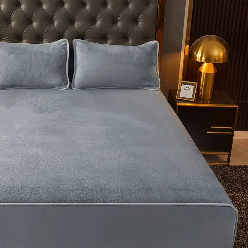 Luxurious Milk Fleece Queen Fitted Sheet - Cozy Grey-2